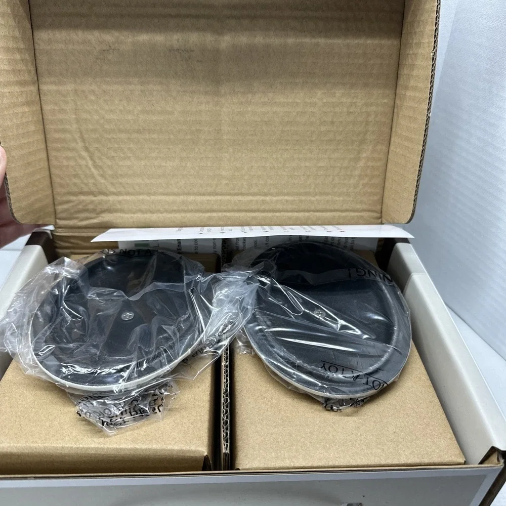 Nikko Collection 2-piece set of mini cast iron‎ casserole dishes NIB